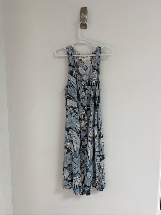 O'Neill Other - O'Neill Girls Blue and White Leaf And Flower Print Dress